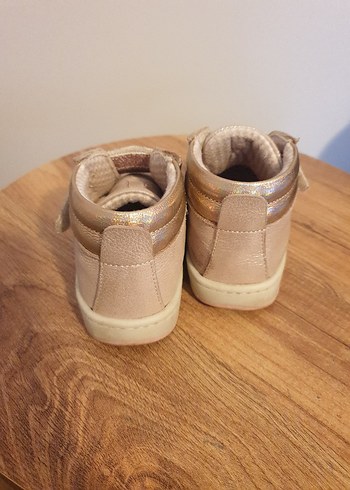 Kız Çocuk Parlak Bej Cırt Cırtlı Spor Ayakkabı - Görsel 4