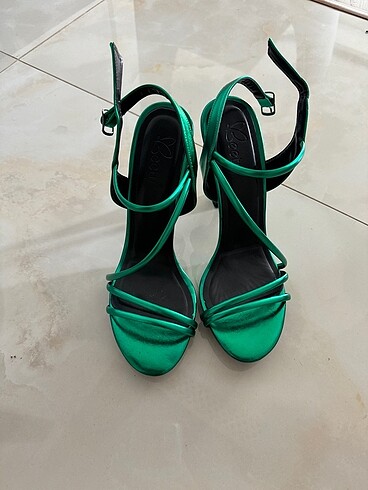 38 Beden yeşil Renk Etiketli Ayakkabı