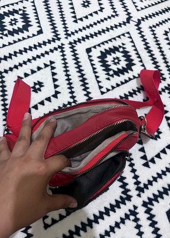 Zara Kırmızı Bel Detaylı Kadın Çapraz Çanta