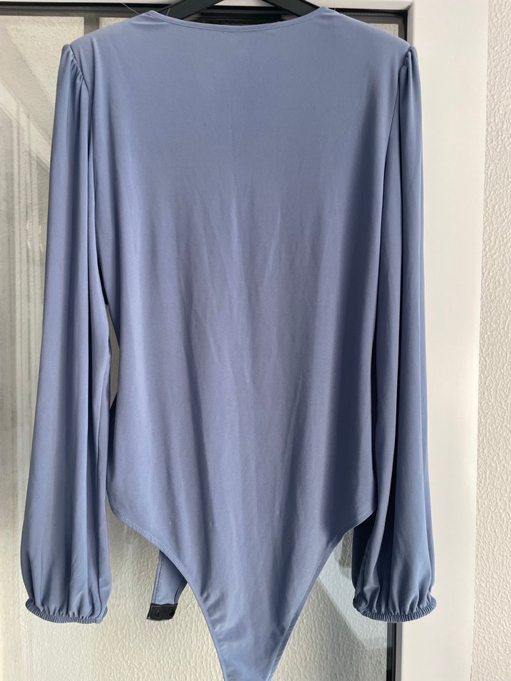 Gri V Yaka Uzun Kollu Kadın Bluz - Görsel 2