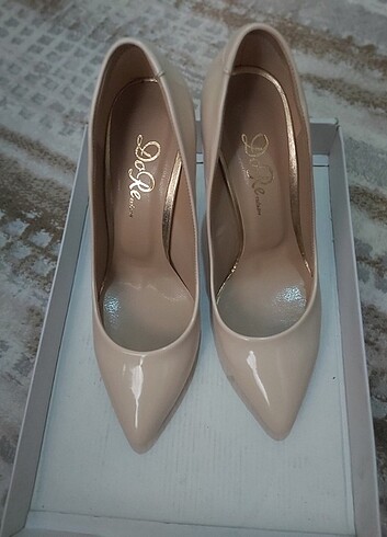 Ten rengi rugan stiletto