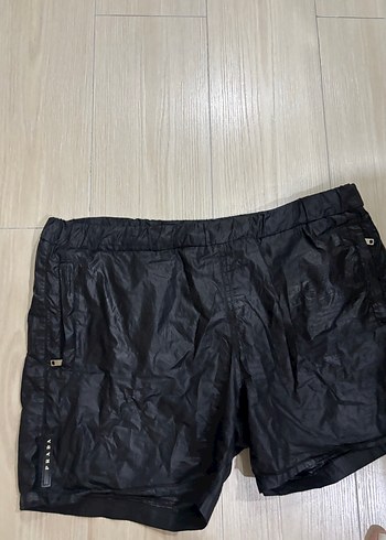 Prada Siyah Sik Ve Rahat Kisa Sort