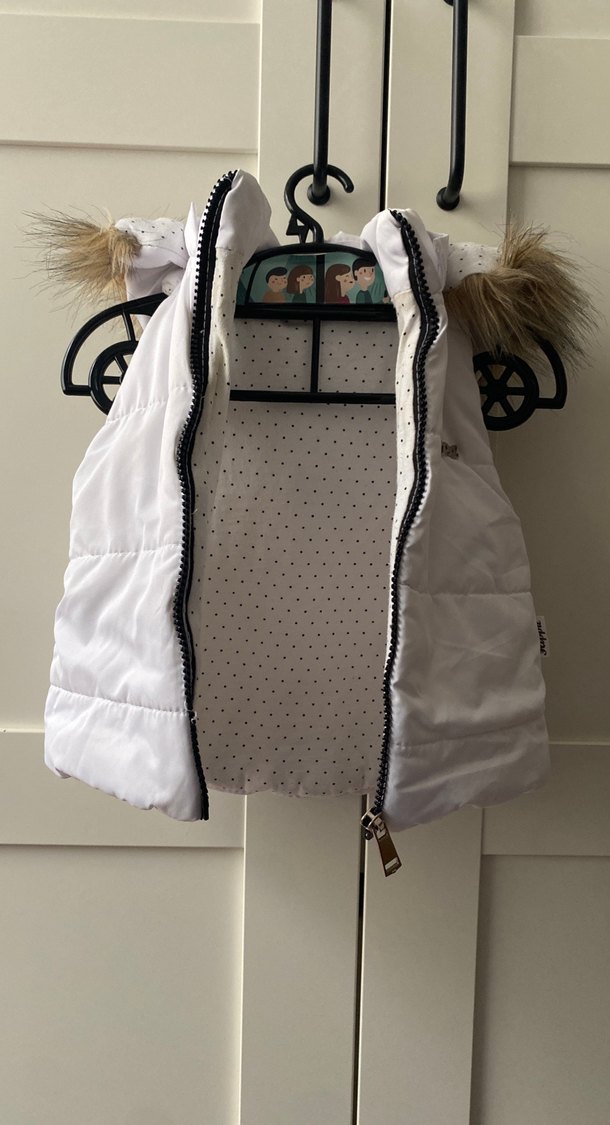 Çocuk Beyaz Kürklü Yelek - Görsel 2