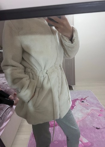 Kadın Beyaz Peluş Kaban Yüksek Yakalı - Görsel 2