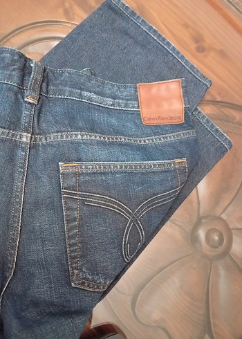 Calvin Klein 32