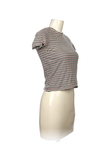 Pull and Bear Pull and Bear T-shirt %70 İndirimli.