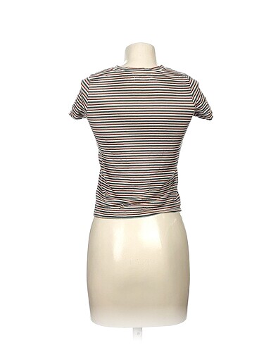 s Beden Pull and Bear T-shirt %70 İndirimli.