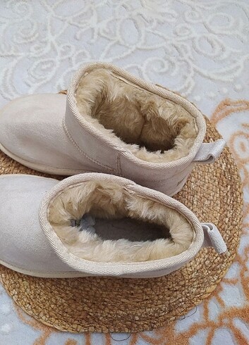36 Beden ten rengi Renk Ugg ultra mini 