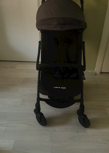 Siyah Katlanabilir Bebek Arabası