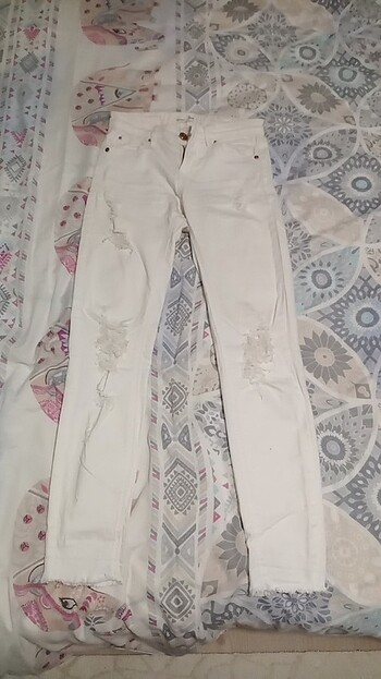 stradivarius skinny 32 beden beyaz pantolon