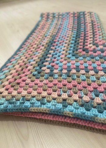 Pastel Tonlarda Çok Renkli Batik Desenli Battaniye - Görsel 3