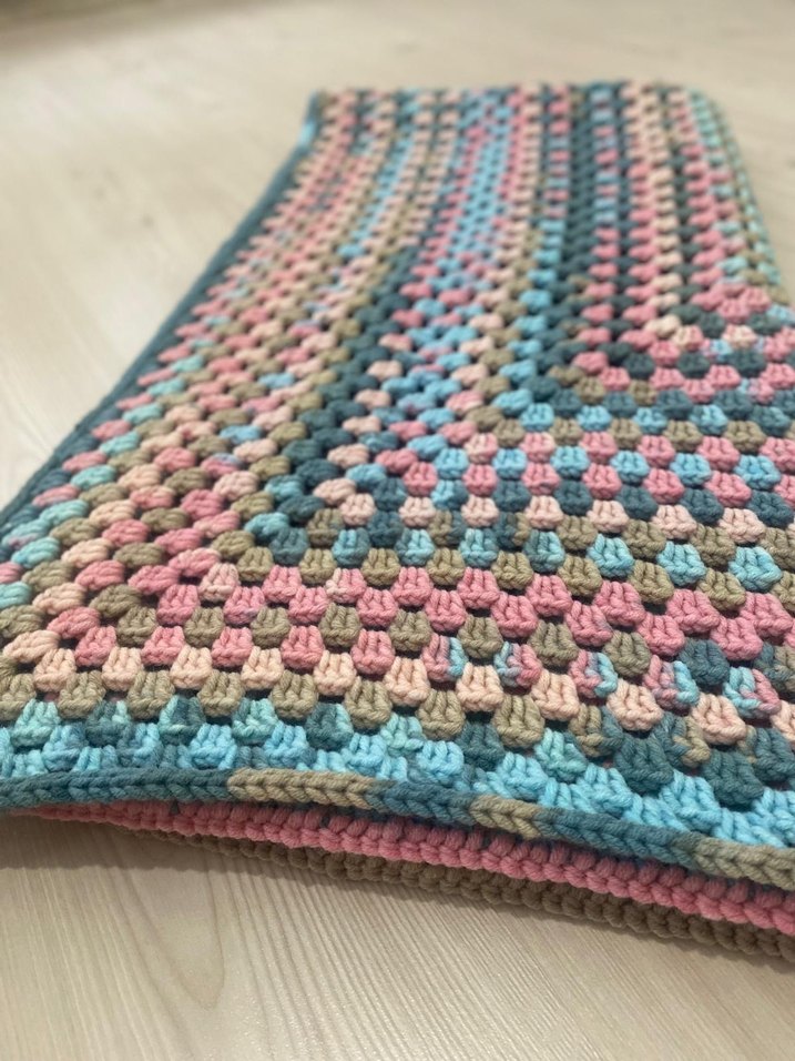 Pastel Tonlarda Çok Renkli Batik Desenli Battaniye - Görsel 3