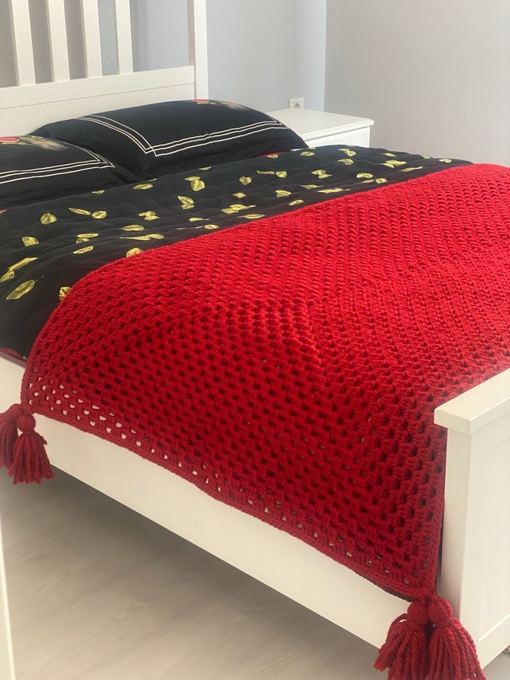 Kırmızı Örgü Battaniye - Görsel 2