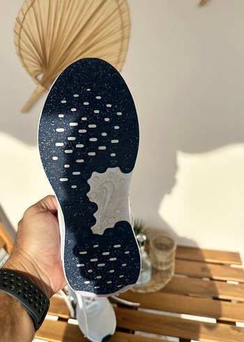 Beyaz Gri Spor Ayakkabı Velcro Detaylı Nike kız çocuk ayakkabı - Görsel 5