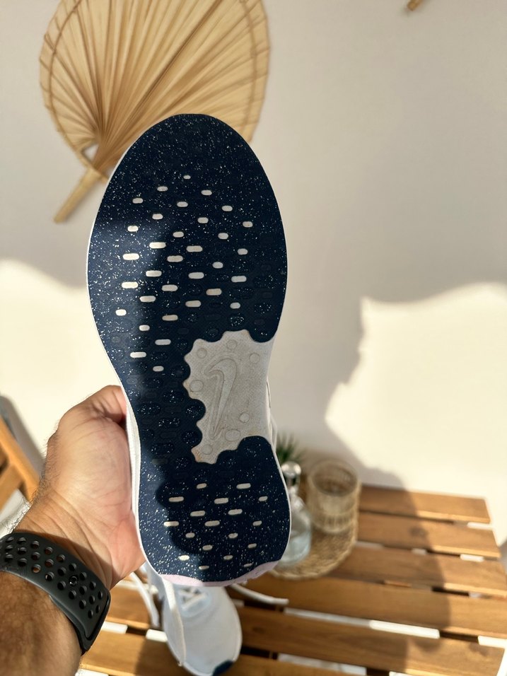 Beyaz Gri Spor Ayakkabı Velcro Detaylı Nike kız çocuk ayakkabı - Görsel 5