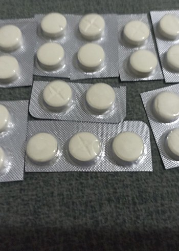 Kedi için iç parazit aşısı.Fiyat 1 adet fiyatıdır.Toplu satılır