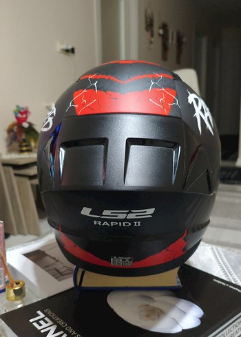 Kırmızı Parlak Baskılı LS2 Motosiklet Kaskı - Görsel 3