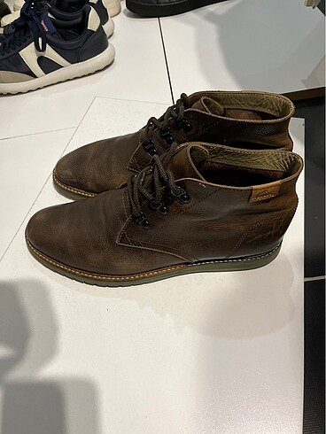 42 Beden Lacoste Bot