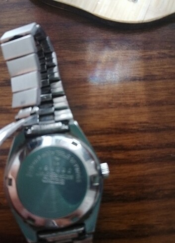 Beden gri Renk Seiko5 bayan saati, yepyeni, 1kaç defa kullandım, tertemiz defos