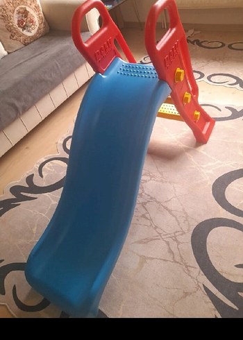 Kırmızı Merdivenli Mavi Çocuk Kaydırağı