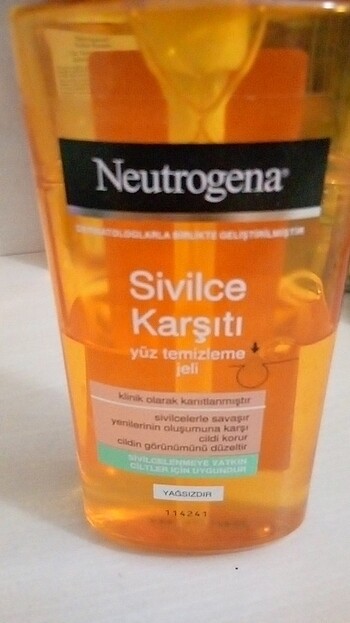 Neutrogena Biri yarım diyeri tam 