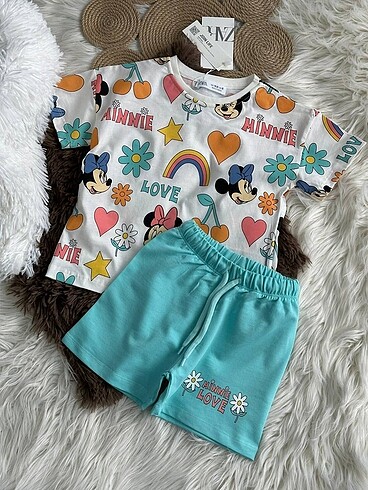 Minnie Mouse Şortlu Takım