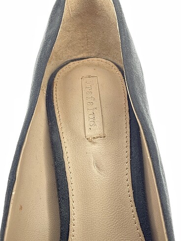 37 Beden siyah Renk Zara Platform %70 İndirimli.