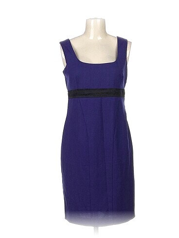 Love Moschino Kısa Elbise %70 İndirimli.