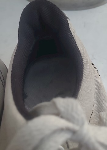 37 Beden Converse Beyaz Gri Bağcıklı Spor Ayakkabı