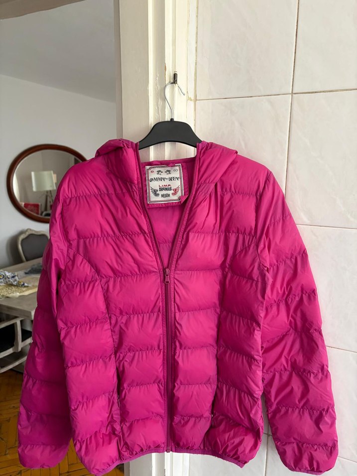 Canlı Fuşya Kapüşonlu Şişme Mont — görsel 6/9