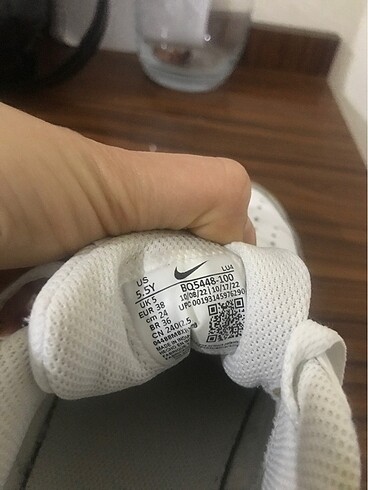 38 Beden beyaz Renk Nike court borough beyaz ayakkabı