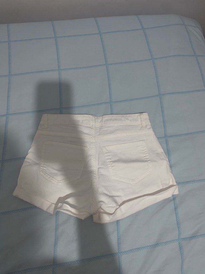 Beyaz Mini Kadın Şort - Görsel 3