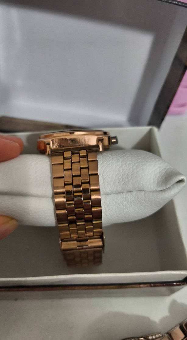 Klasik Altın Renkli Kadın Saat - Görsel 4