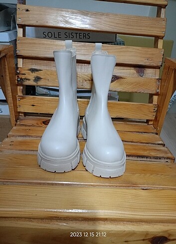 Kadın Bej Yandan Lastikli Bot