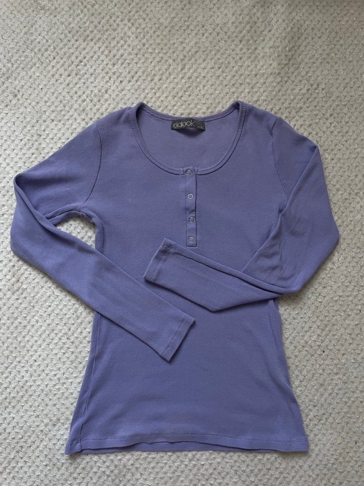 Mor Uzun Kollu Düğmeli Kadın Tişört - Görsel 3