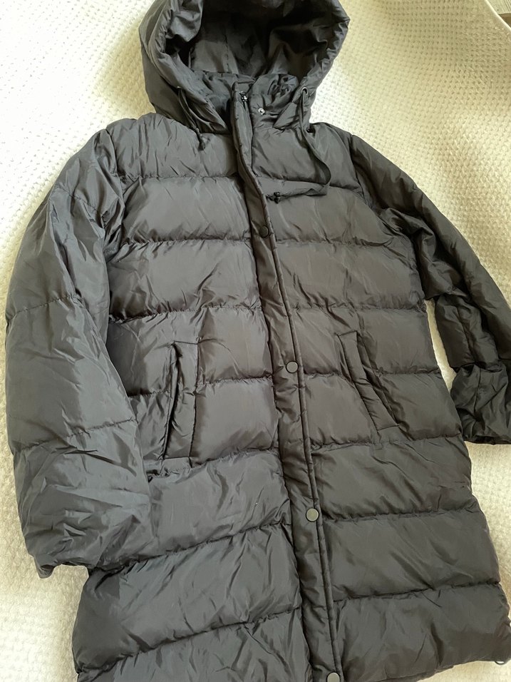 Siyah Kapüşonlu Kadın Şişme Mont - Görsel 4