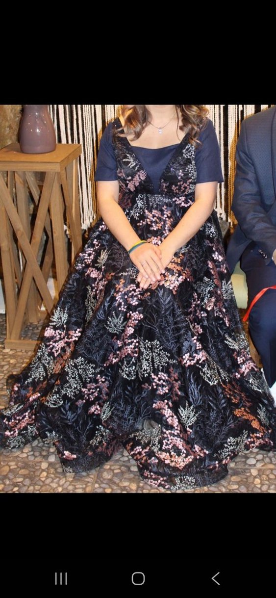 Lacivert İşlemeli Uzun V Yaka Abiye - Görsel 2