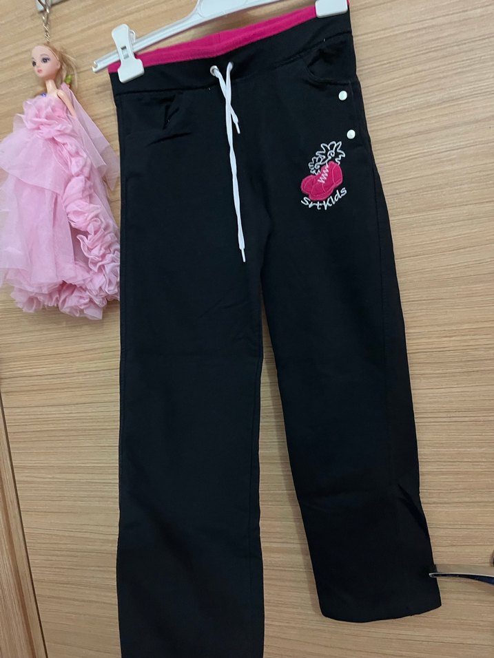 Kız Çocuk Siyah Baskılı Kemerli Eşofman Altı - Görsel 4