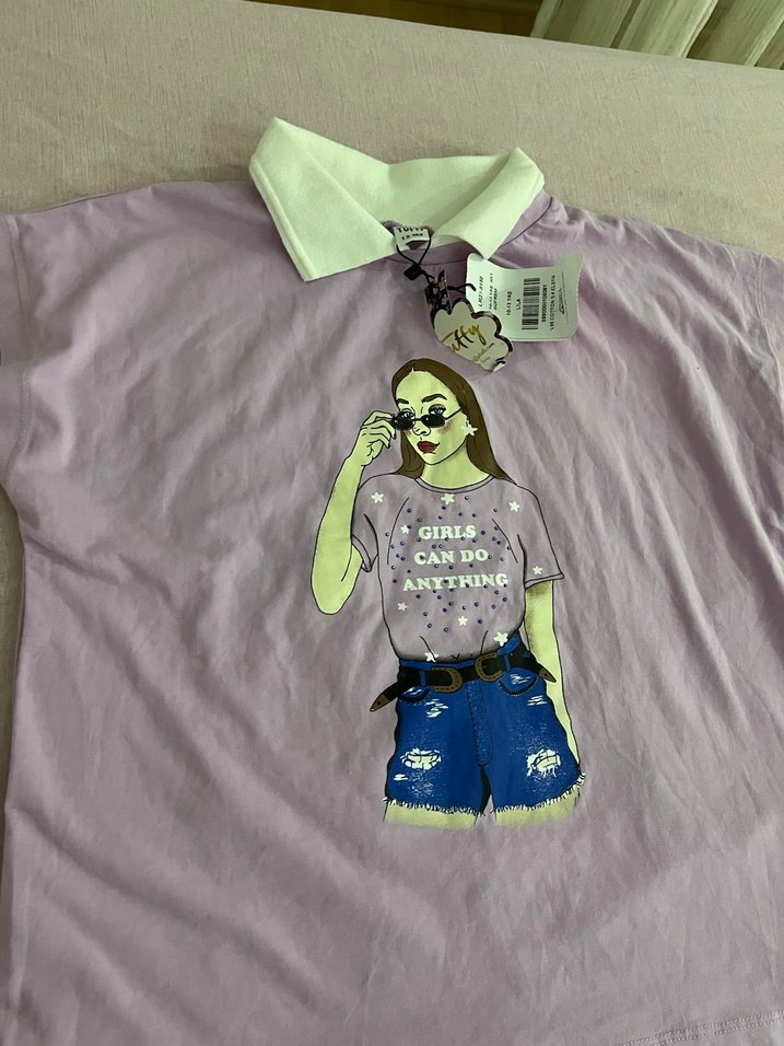 Mor Baskılı Kız Tişörtü, Kısa Kollu, Yaka Detaylı - Görsel 2