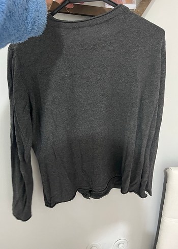 Gri V Yaka Düğmeli Kadın Hırka - Görsel 4