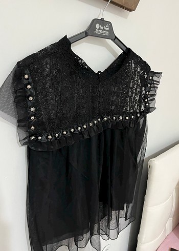 Siyah Dantel Fırfırlı V Yaka Kolsuz Bluz - Görsel 2