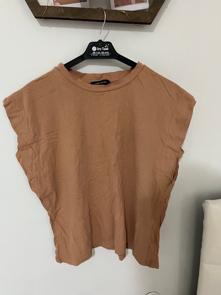 Bej Keten Salaş Kolsuz Kadın Tişört - Görsel 2