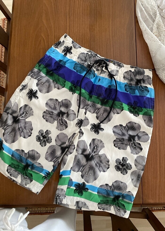 Dalgalara Meydan Oku! Tarz Sahibi Erkek Mayo - Görsel 4