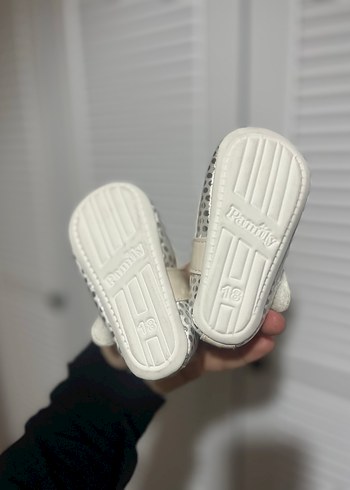 Kız Çocuk Gri Puantiyeli Beyaz Babet - Görsel 3