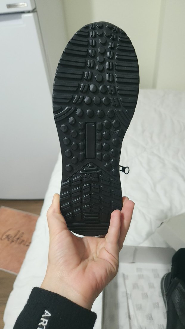 Siyah Parlak Deri Stiletto Topuklu Bot - Görsel 4