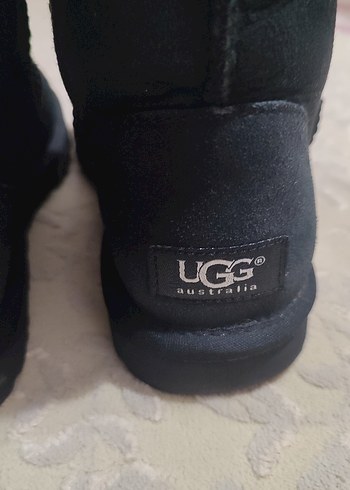 Ugg Siyah Kisa Bot