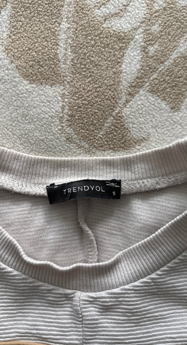 Siyah sweatshirt - Görsel 2