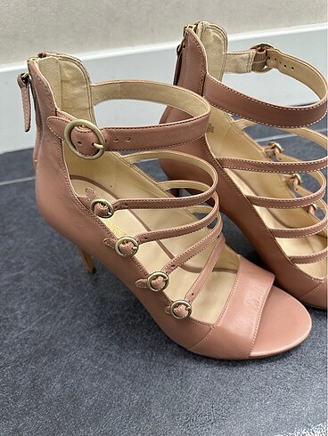 Nine west botie