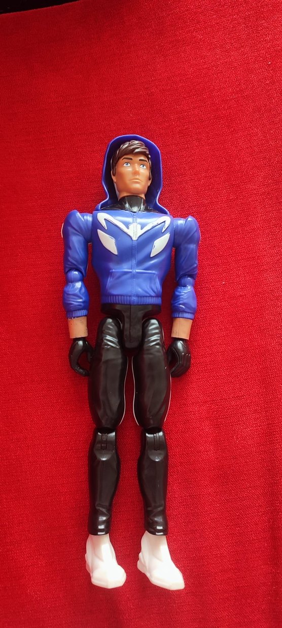 Mavi ve Siyah Aksiyon Figürü - Görsel 2