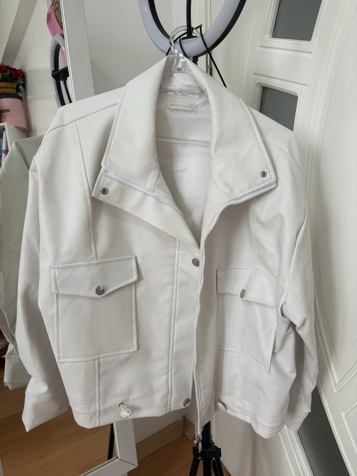 Kadın Beyaz Deri Düğmeli Ceket - Görsel 2
